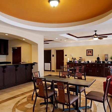 Super 8 By Wyndham Hidalgo At La Plaza Mall & Mcallen Airport Restoran fotoğraf