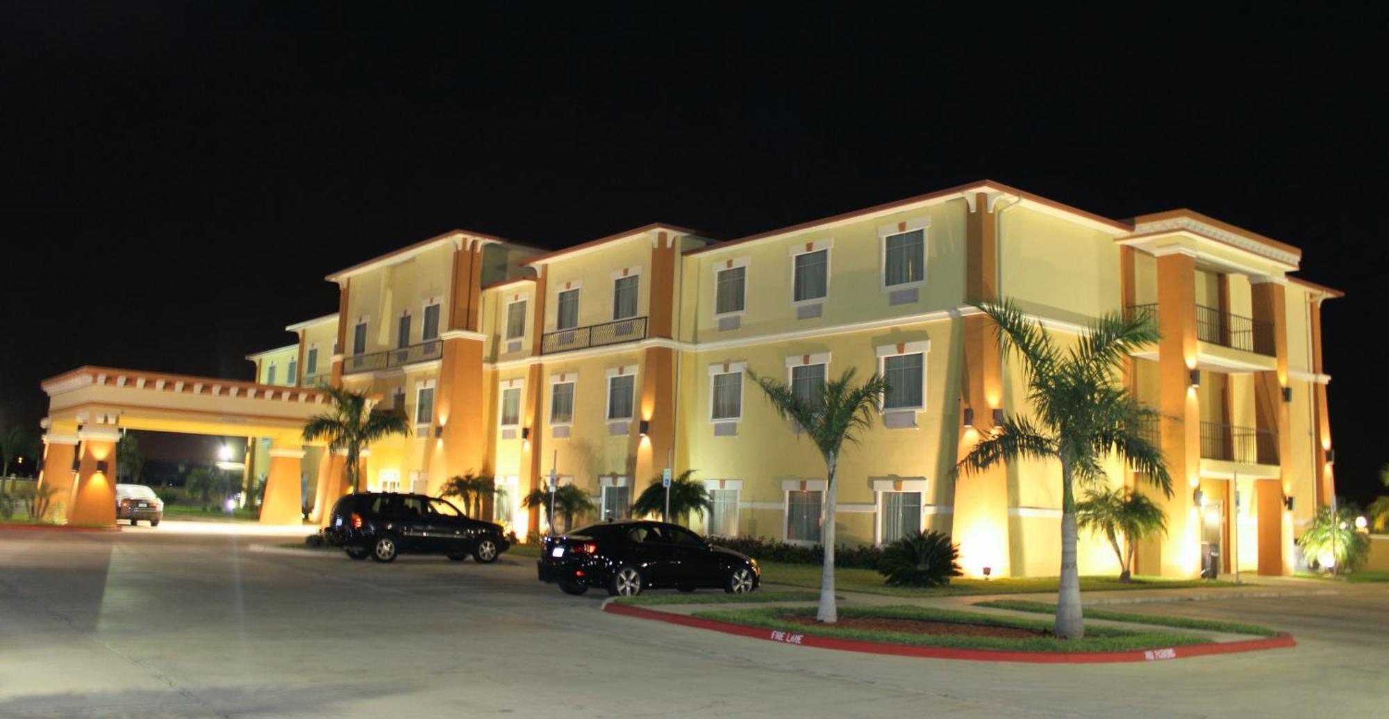 Super 8 By Wyndham Hidalgo At La Plaza Mall & Mcallen Airport Dış mekan fotoğraf