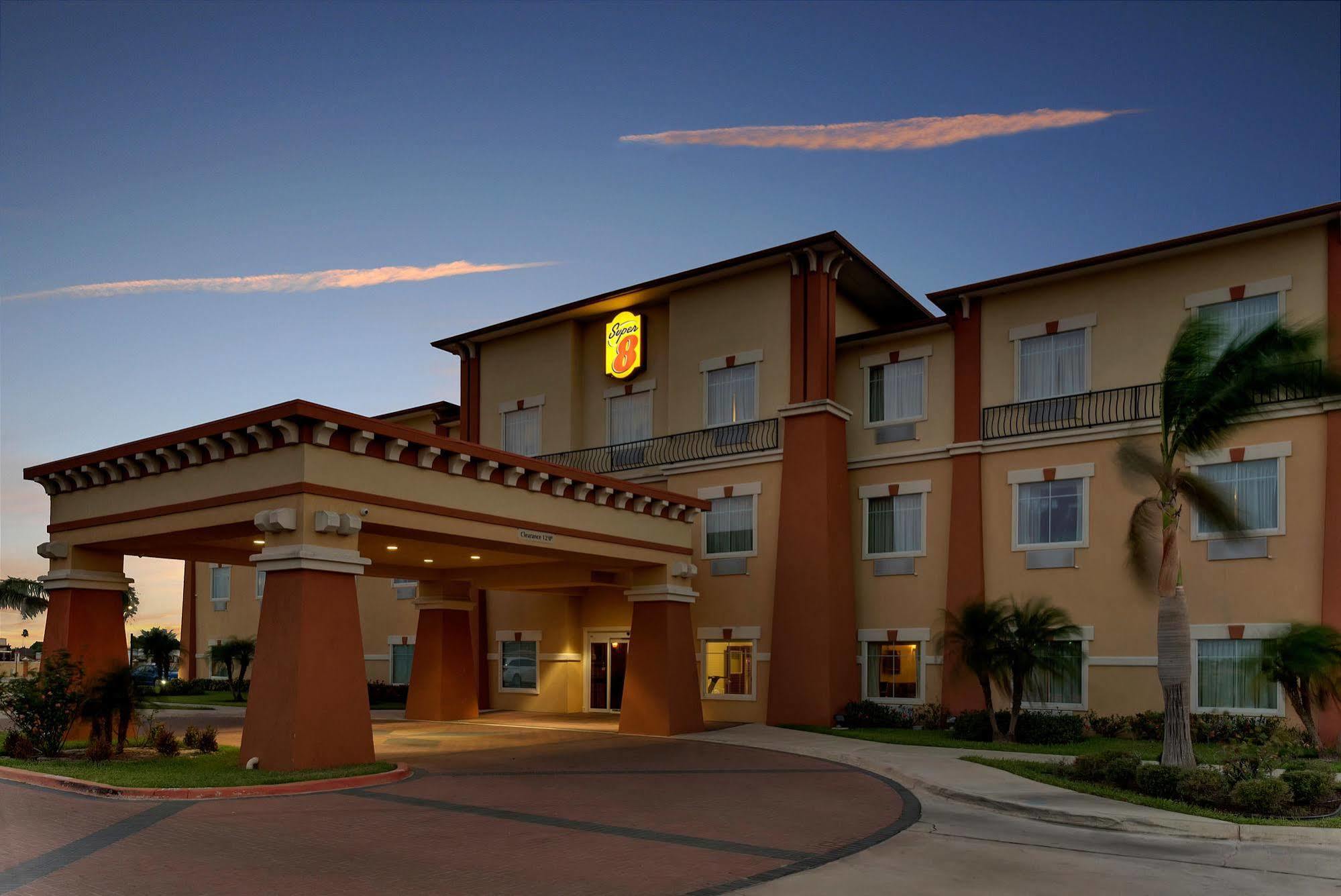 Super 8 By Wyndham Hidalgo At La Plaza Mall & Mcallen Airport Dış mekan fotoğraf