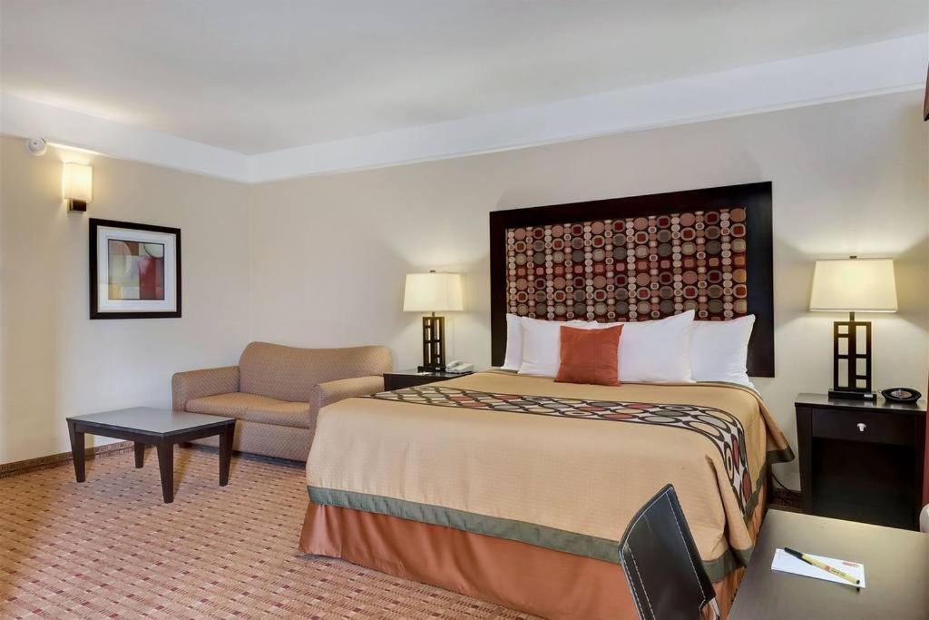 Super 8 By Wyndham Hidalgo At La Plaza Mall & Mcallen Airport Dış mekan fotoğraf